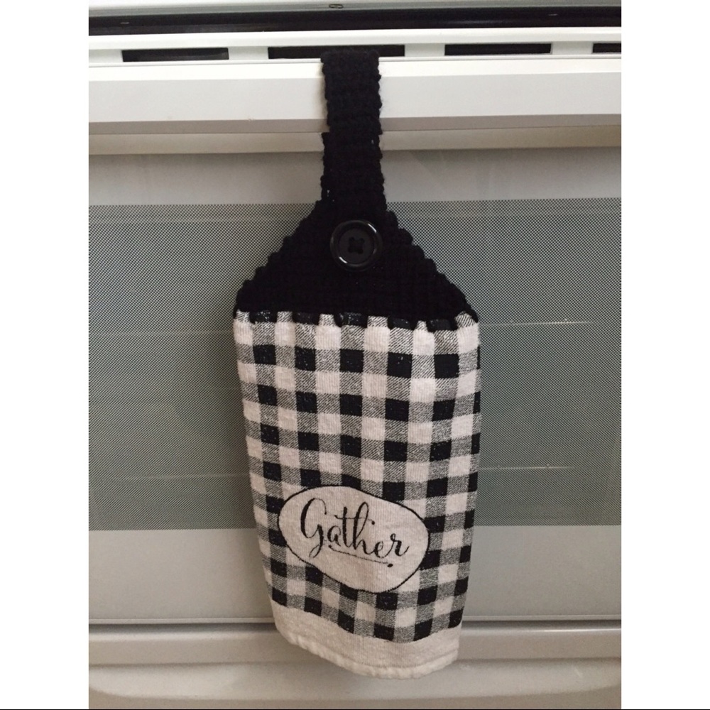 ❌SOLD❌“Gather” Crochet Top Hanging Towel
